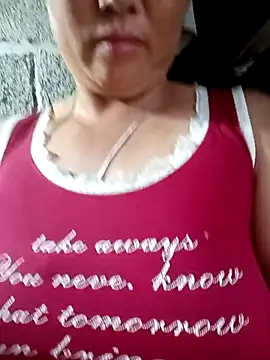 NyloveSquirt
