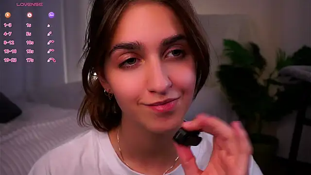 ClarineCasebolt live webcam show