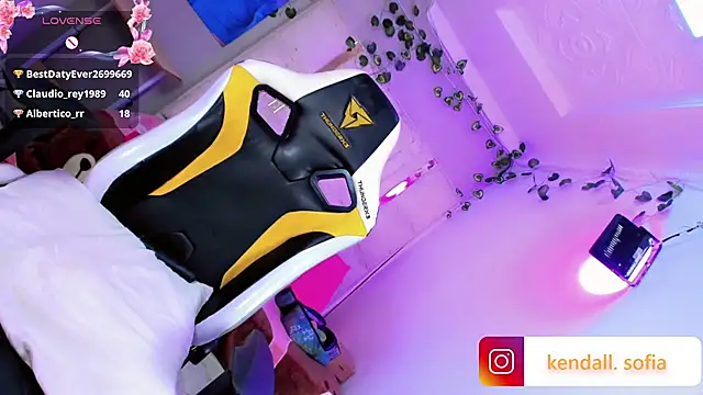 Sophiaa_doll_ webcam