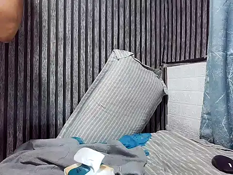 moremoreguys webcam