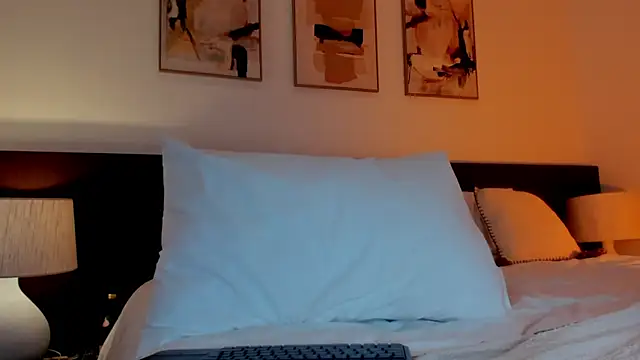 GoddessAstra live webcam