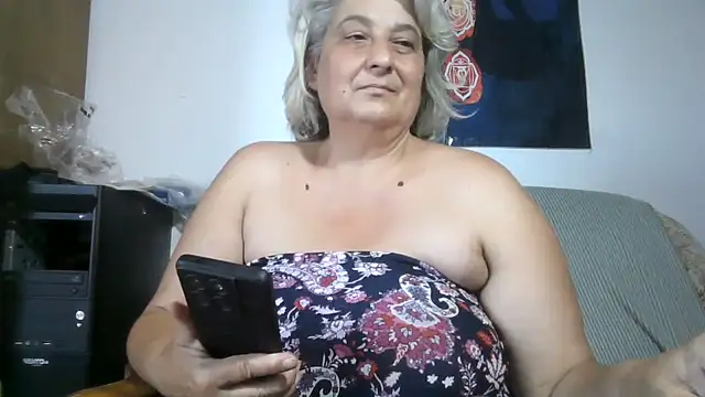ExquisiteMature webcam
