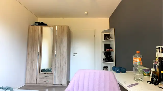 SpanishRooter live webcam show