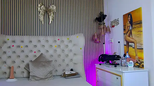 PlayfulShow webcam