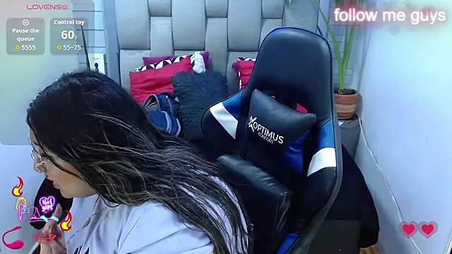 evelin_zaens live cam on StripChat