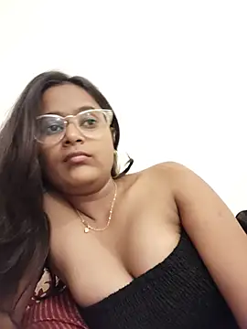 Sexyneera live cam on StripChat