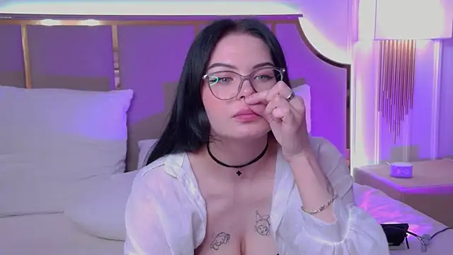 CindyMil live cam
