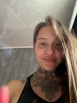 Live sex cam di KishaMur