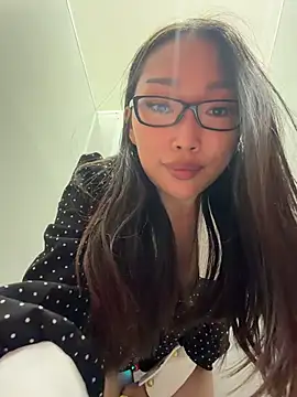 trytomakememoam webcam
