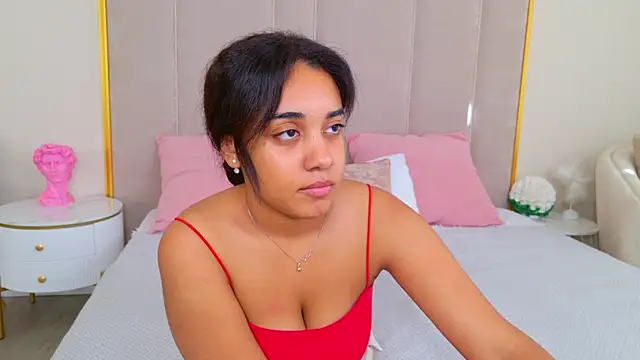 Luna_Cortier webcam