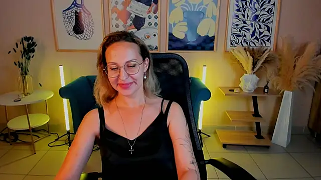 Charlotte_Hudson webcam