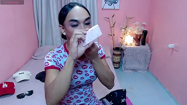 VivienneLuxe webcam
