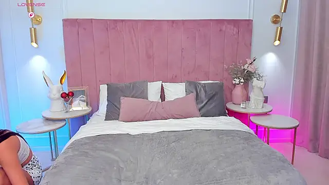 MiaMuse live cam