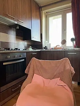 Hotmomcheckk_ live webcam show