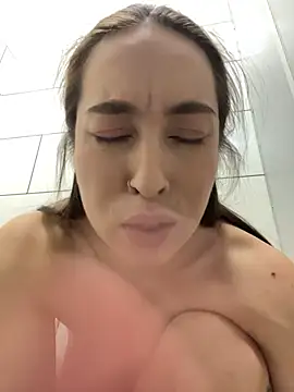 Holly_Play webcam