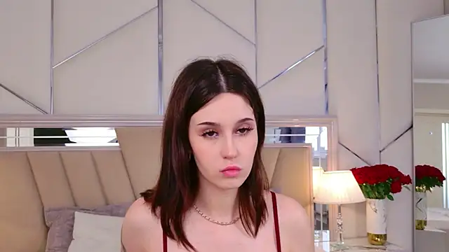SelenaAlmond webcam