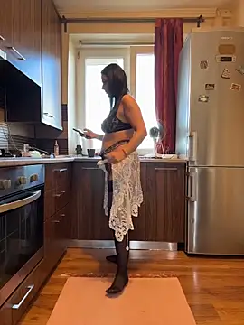 Hotmomcheckk_ live webcam show