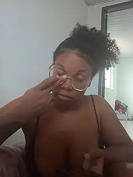 Prettahvitoria20 live webcam show