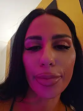 KatiaDivine live webcam show