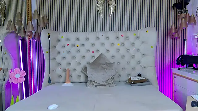 PlayfulShow live webcam show