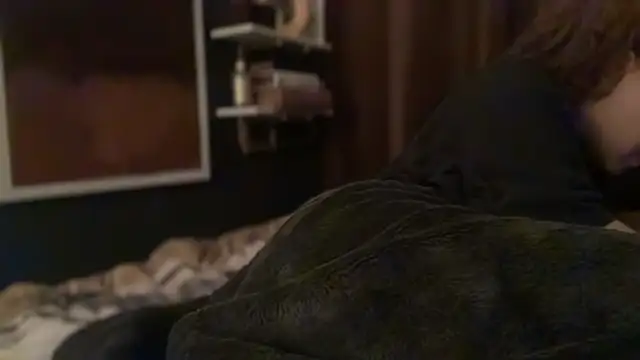sanaawest (F young) - Squirting and playing with toys