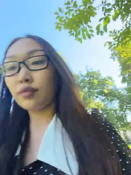 trytomakememoam webcam