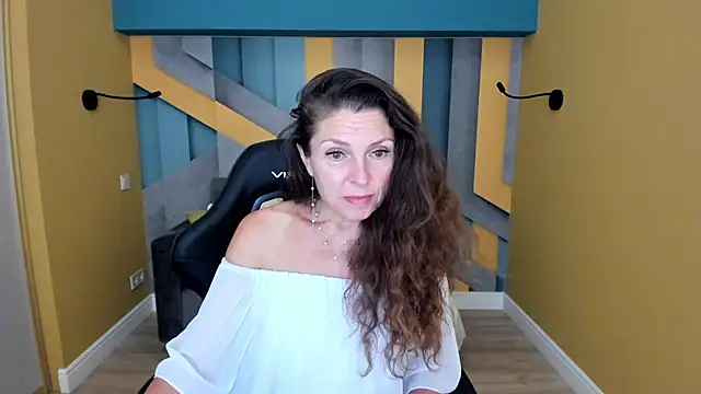 EllaLong live cam on StripChat