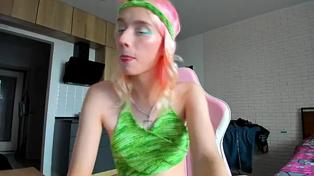 _Alice_Kitty live cam on StripChat