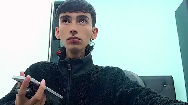 ttimy_x_boy webcam