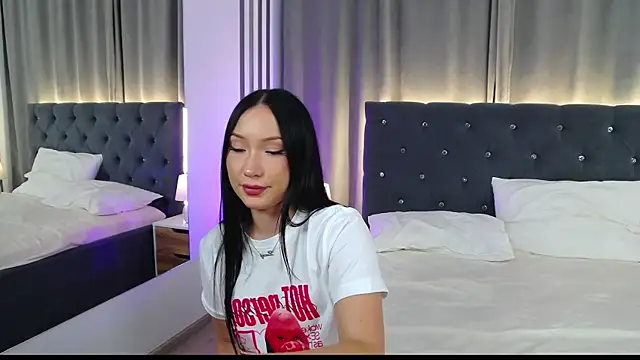 VikkyVonn webcam