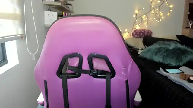 adri_smoke webcam