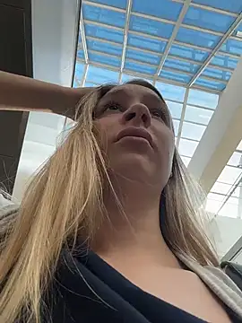 SashaCatt live cam on StripChat