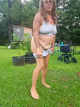 Blondejenn live cam on StripChat