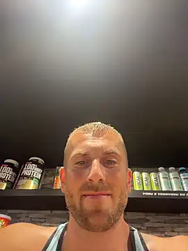Johnytrain live cam