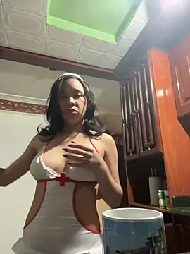 Esmerald_1111 webcam