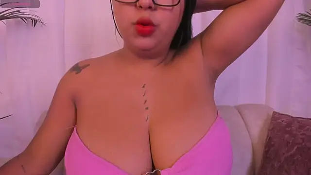 scarlet_boobs01 webcam