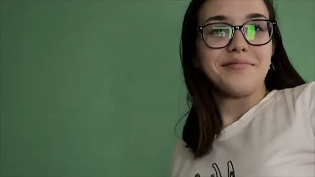 shylilyshyyy live webcam show