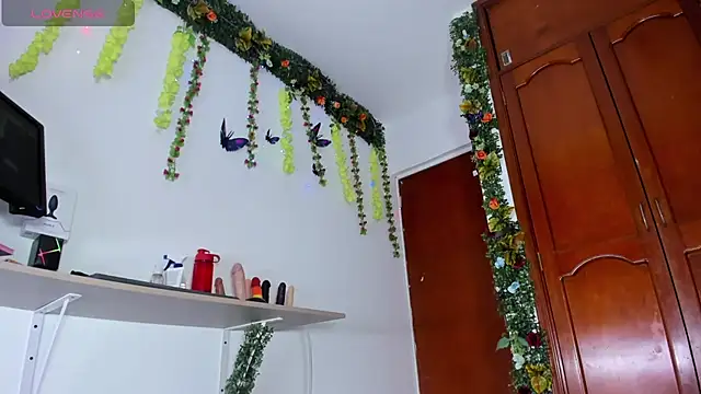 ElikoLanny_ live webcam show