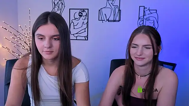 lisa_dark_ webcam