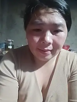 quynhkoolbae webcam