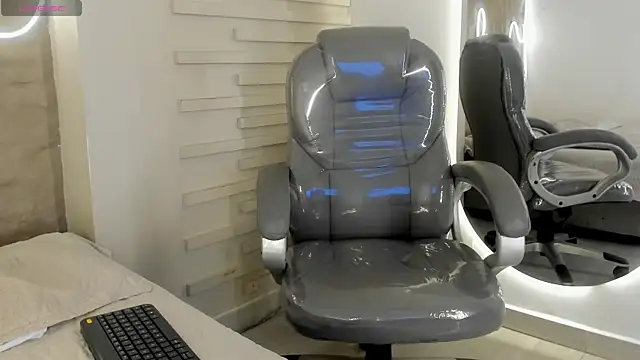 Zoebluntone webcam