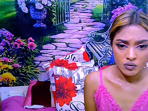 IndianPretty14u2Luv webcam