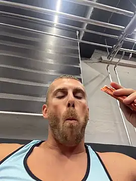 Johnytrain live cam on StripChat