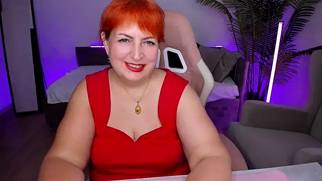 joana_woods (F mature) - massage my boobs