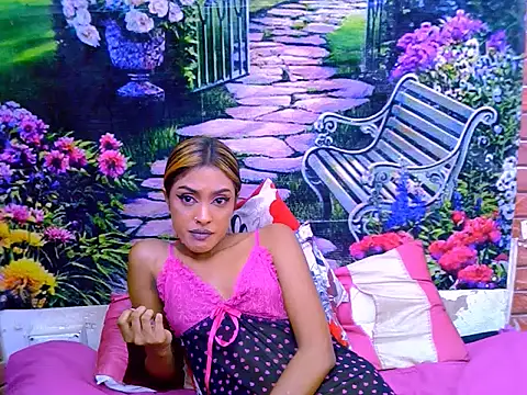 IndianPretty14u2Luv webcam