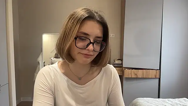 AnnaVelvetFire webcam