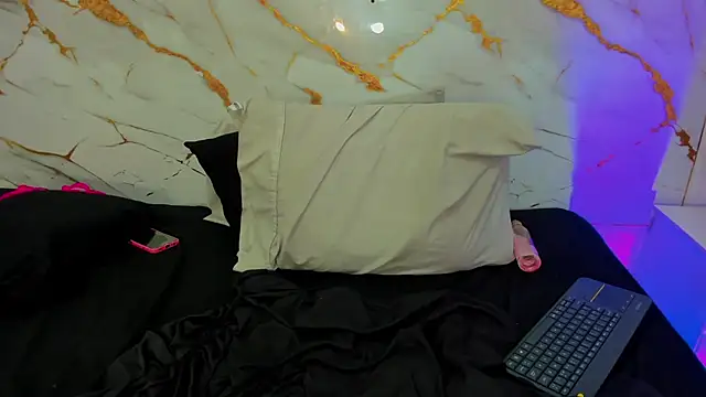 esmeralda_jenn11 webcam