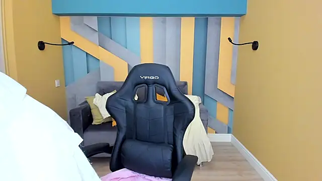 EllaLong webcam