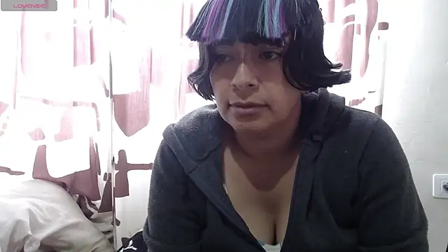 Acelinrose live cam on StripChat