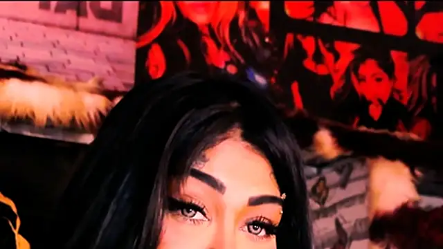 indian_dreamgirl webcam